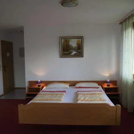 Pensjonat Gaestehaus Bettina 3*