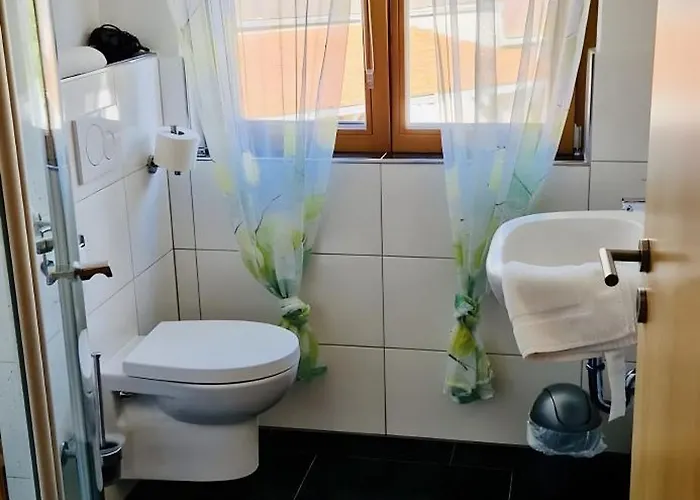 Πανσιόν Gaestehaus Bettina 3*